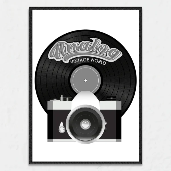 Kompozycja łącząca analogowe fotografie z muzyką. Ciepła i nostalgiczna dekoracja vintage idealna do przestrzeni kreatywnych