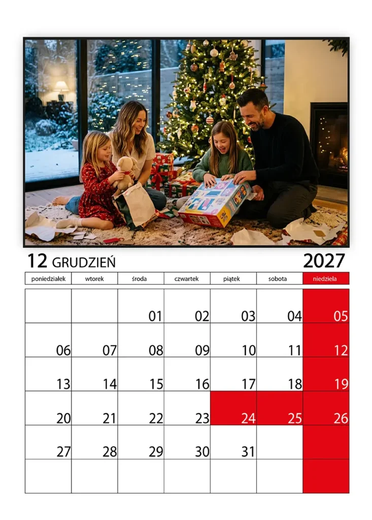 Grudniowa strona kalendarza 2027 ze zdjęciem rodzinnym w domu